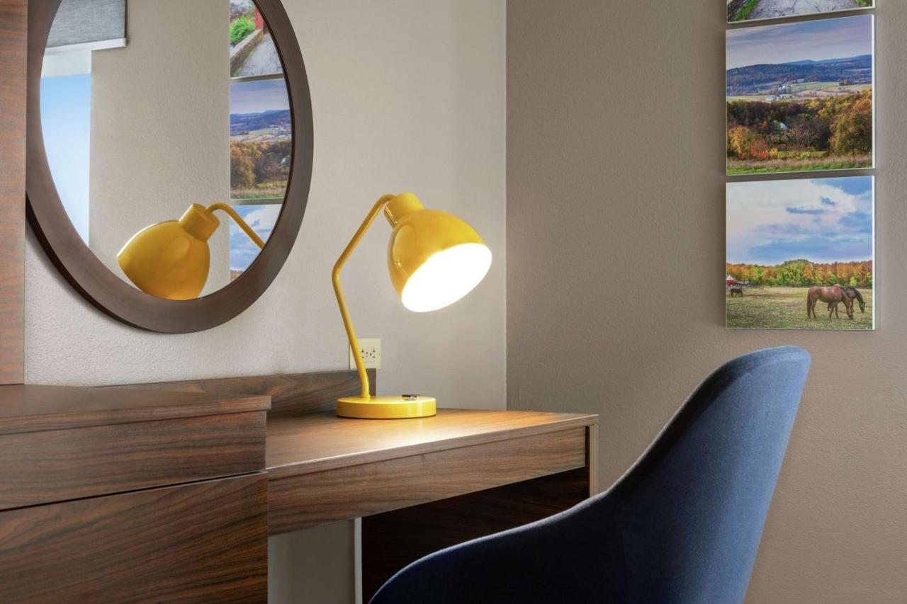King Room - Hearing Accessible/Non-Smoking at Hampton Inn & Suites Frederick-Fort Detrick