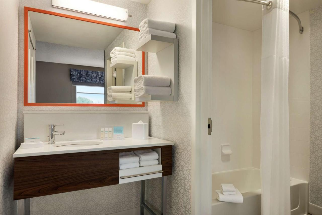 King Room - Hearing Accessible/Non-Smoking at Hampton Inn & Suites Frederick-Fort Detrick