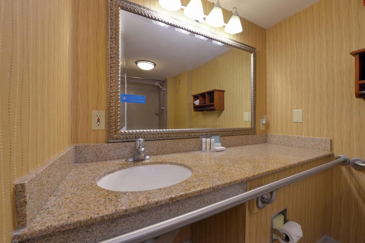 King Room with Bath Tub- Hearing Accessible/ Non-Smoking at Hampton Inn Frederick