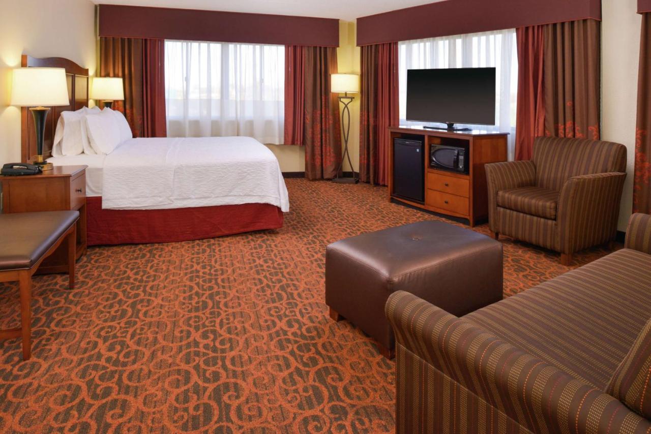 Deluxe Corner King Room with Sofa Bed at Hampton Inn Frederick