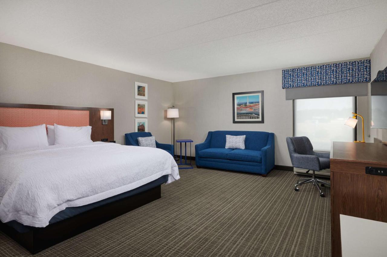 1 King Bed with Refrigerator and Microwave Non Smoking at Hampton Inn Fairfax City