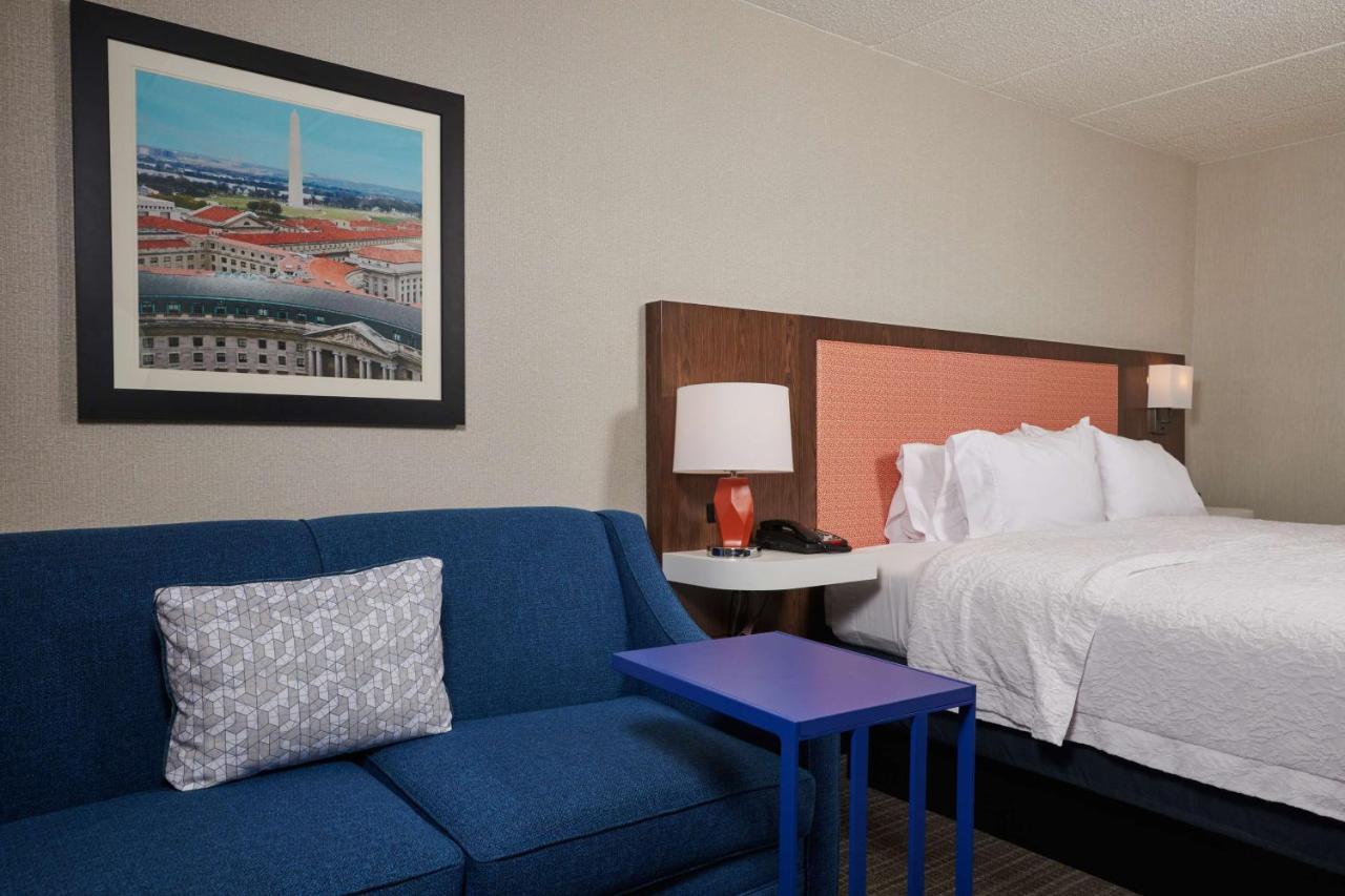 King Study with Sofa Bed - Non-Smoking at Hampton Inn Fairfax City
