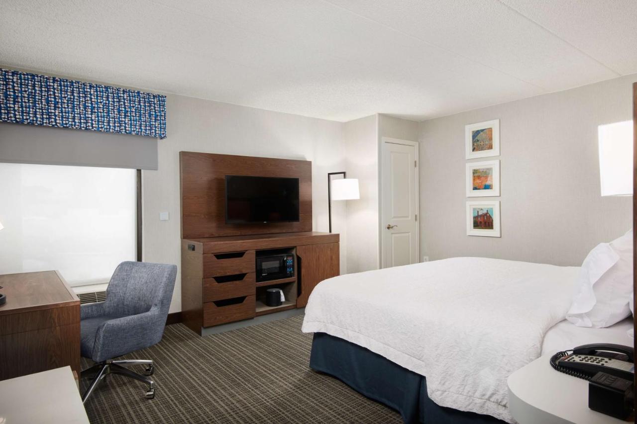 King Room - Mobility Accessible/Non-Smoking at Hampton Inn Fairfax City