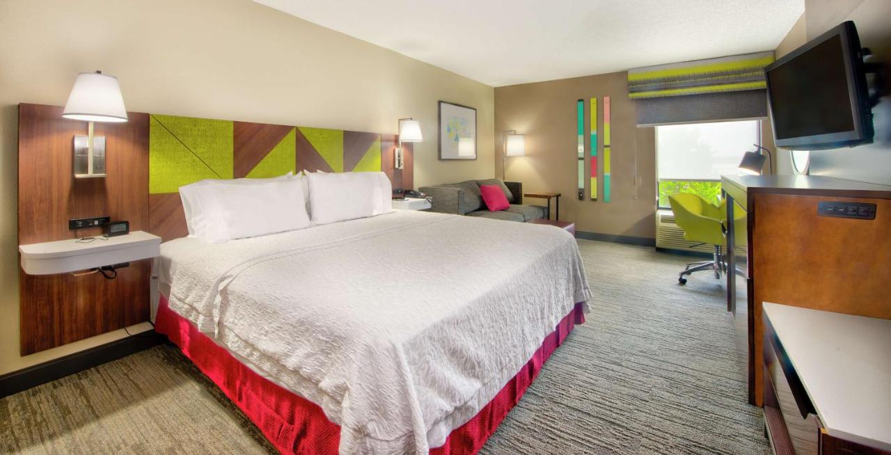 King Room with Sofa Bed - Accessible Tub/Non-Smoking at Hampton Inn Gaffney