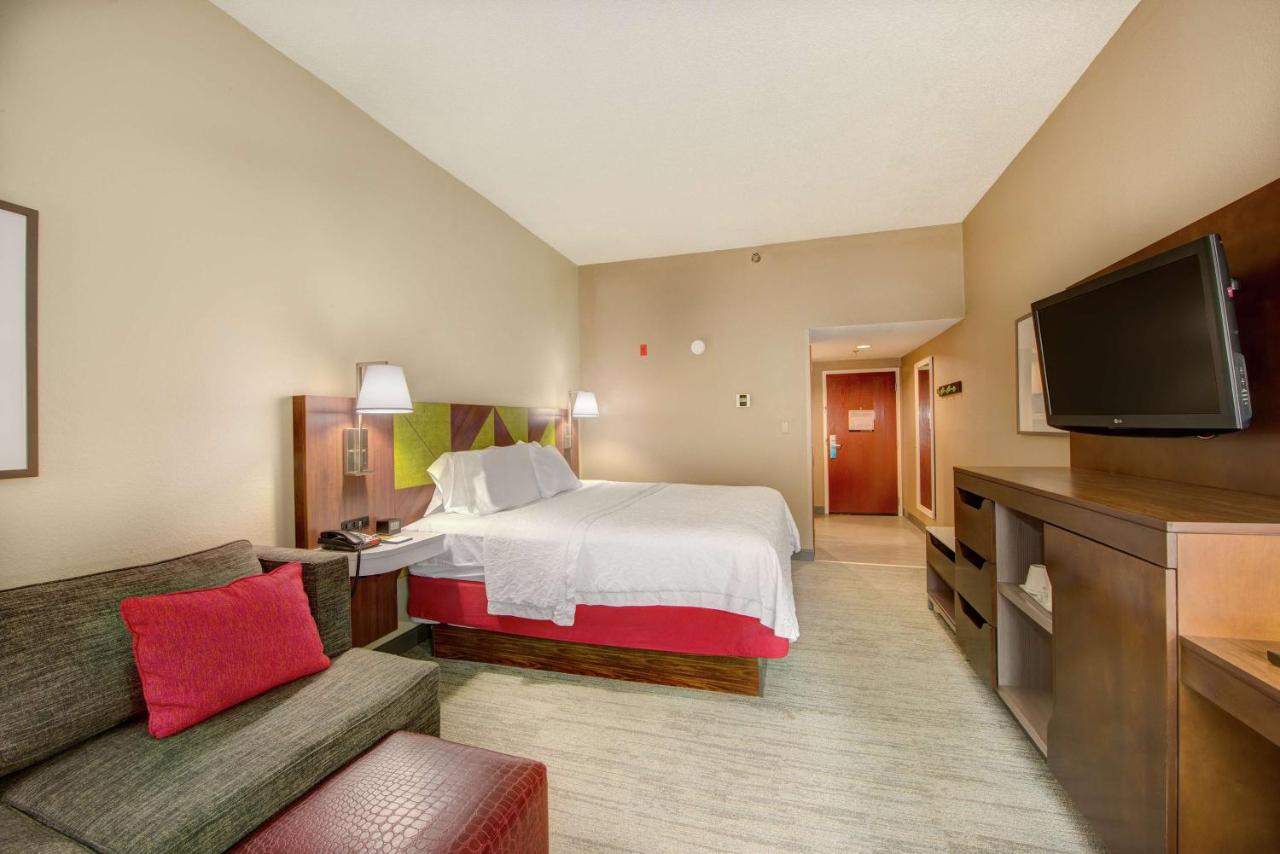 King Room with Sofa Bed - Non-Smoking at Hampton Inn Gaffney