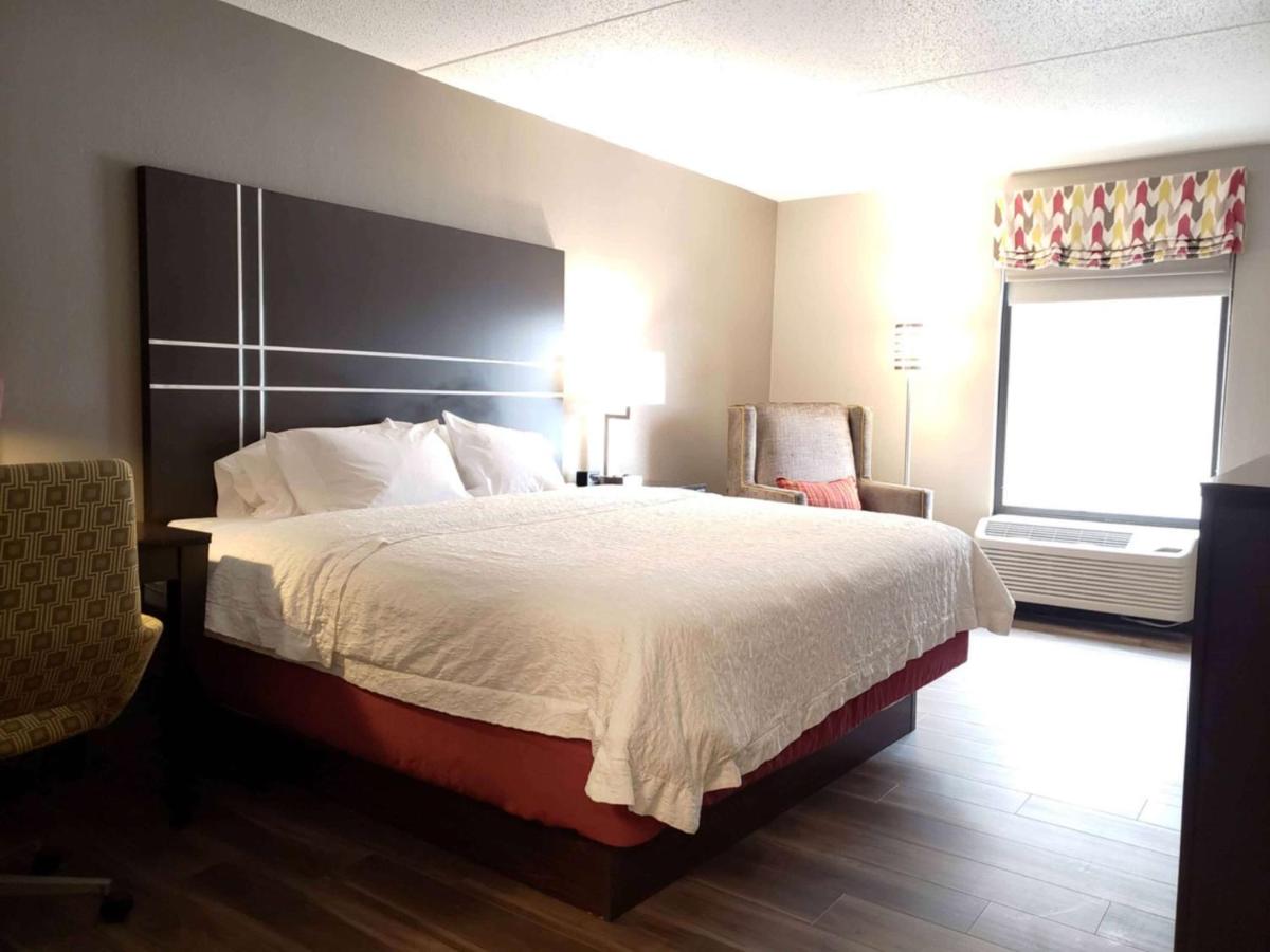 King Room with Sofa Bed at Hampton Inn Greensburg