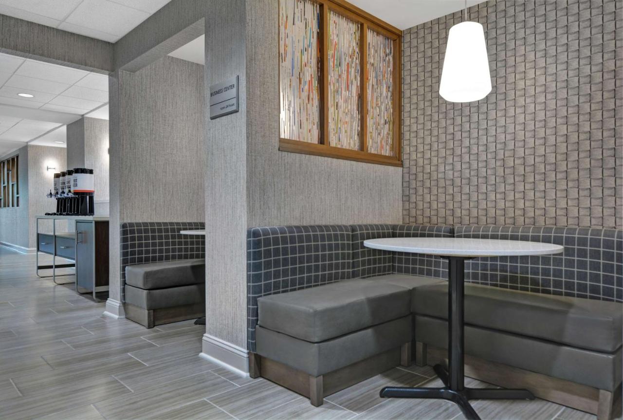 | Hampton Inn Gallatin