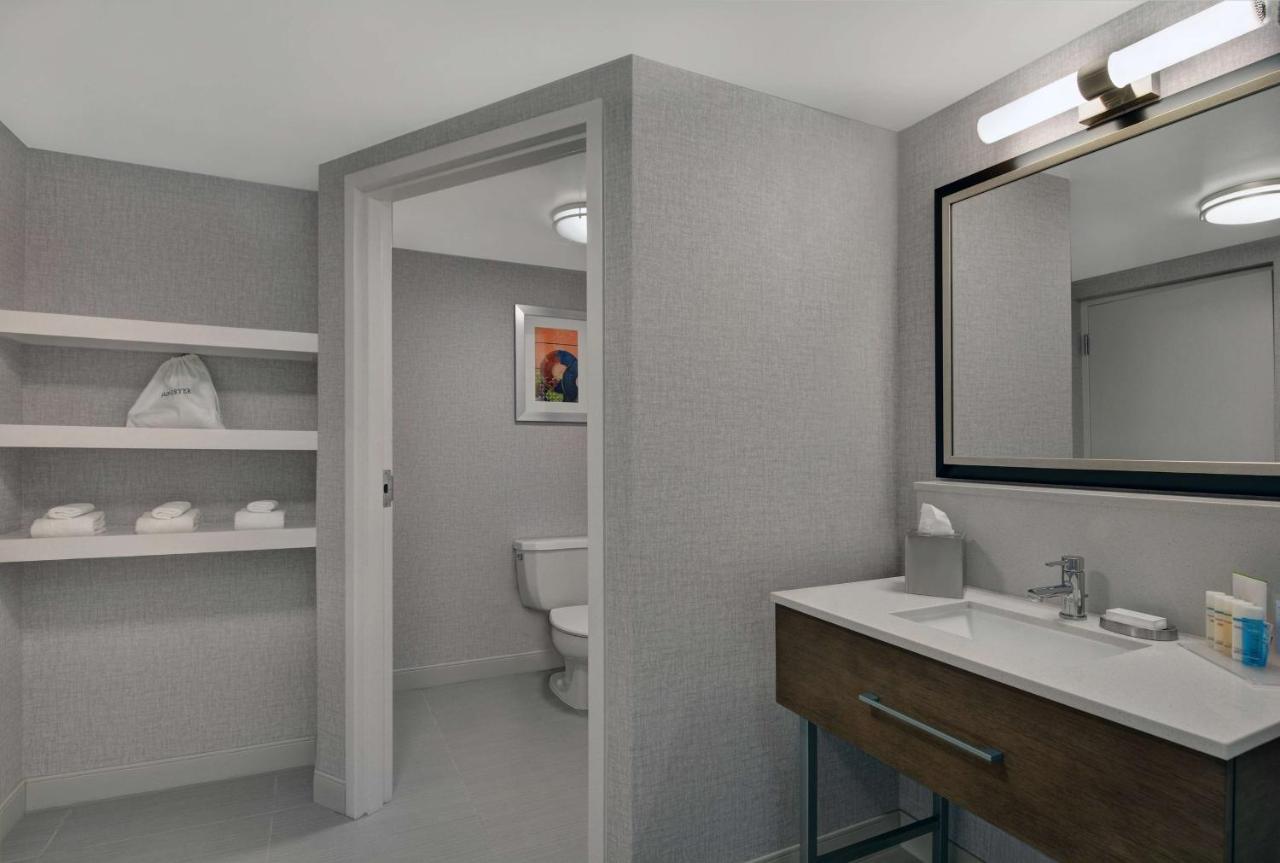 | Hampton Inn Gallatin