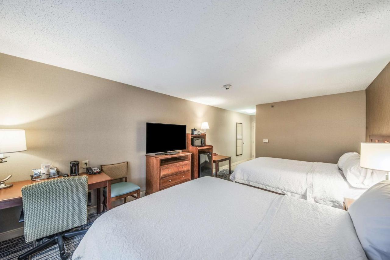 Queen Room with Two Queen Beds at Hampton Inn Greenfield