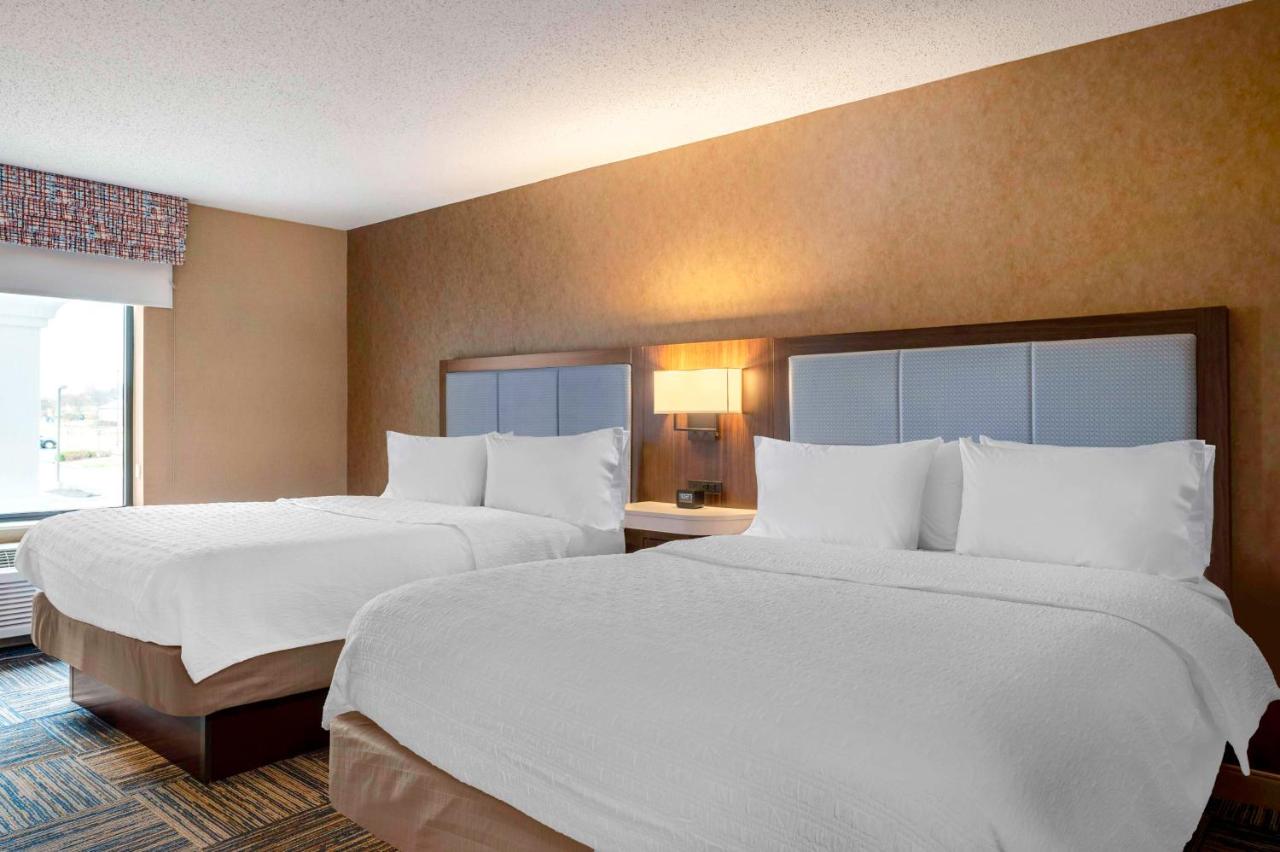 Queen Room with Two Queen Beds at Hampton Inn Greenfield