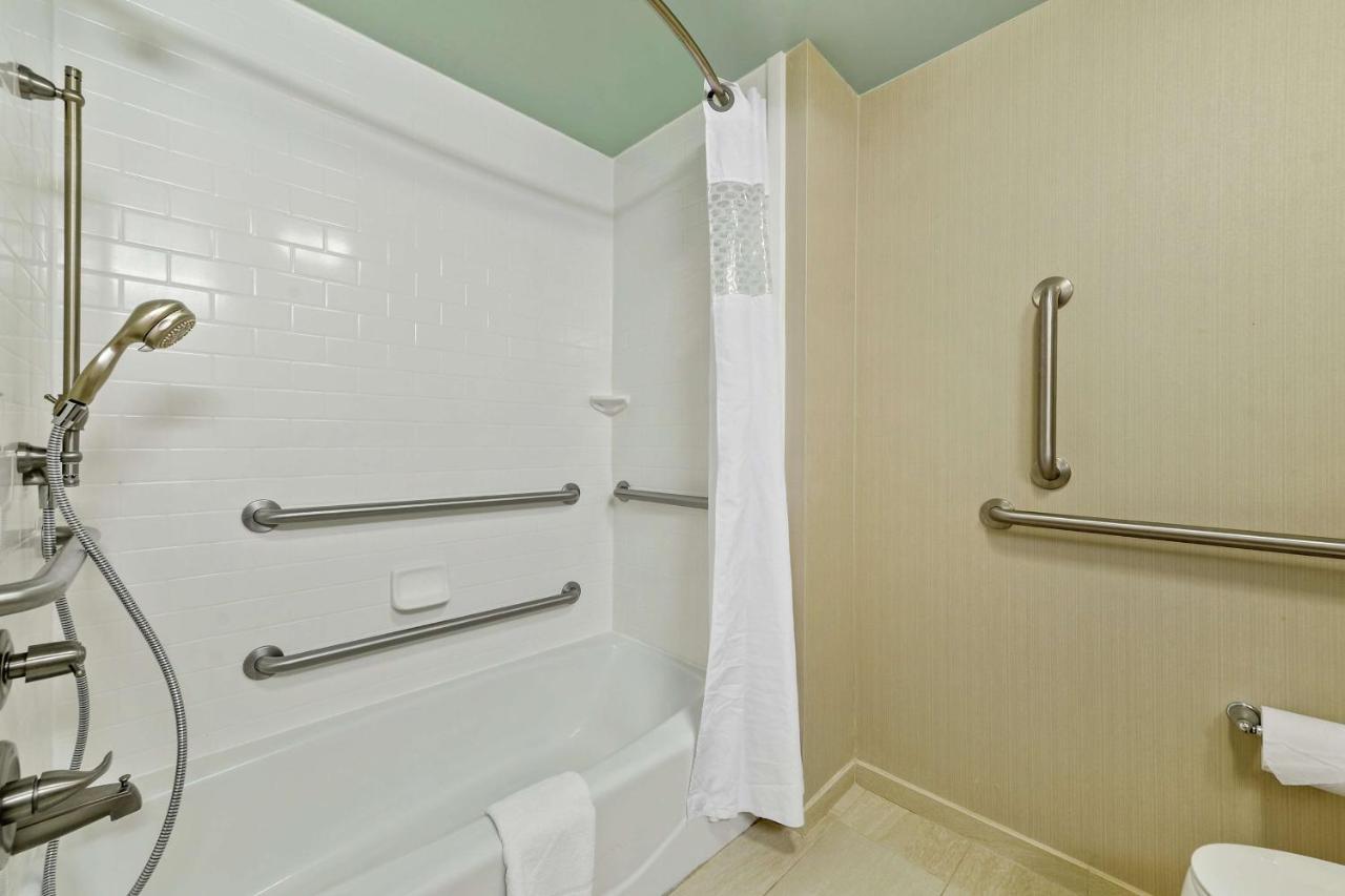 Queen Room with Two Queen Beds - Disability/Hearing Access at Hampton Inn & Suites Gulfport I-10