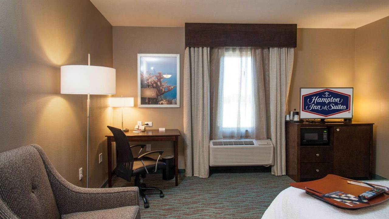 King Room - Disability Access at Hampton Inn & Suites Gulfport I-10