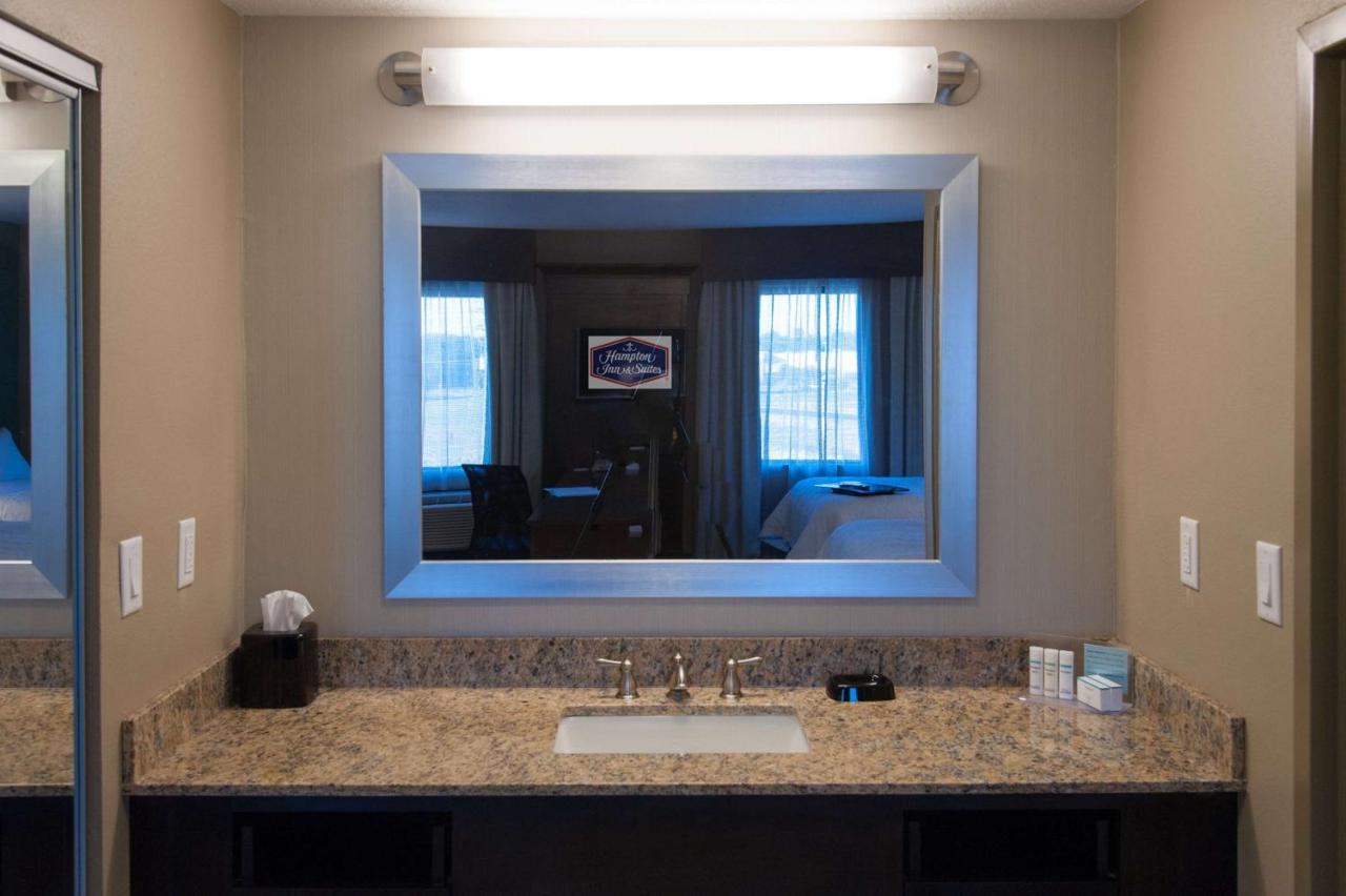 Studio Suite with Two Queen Beds at Hampton Inn & Suites Gulfport I-10