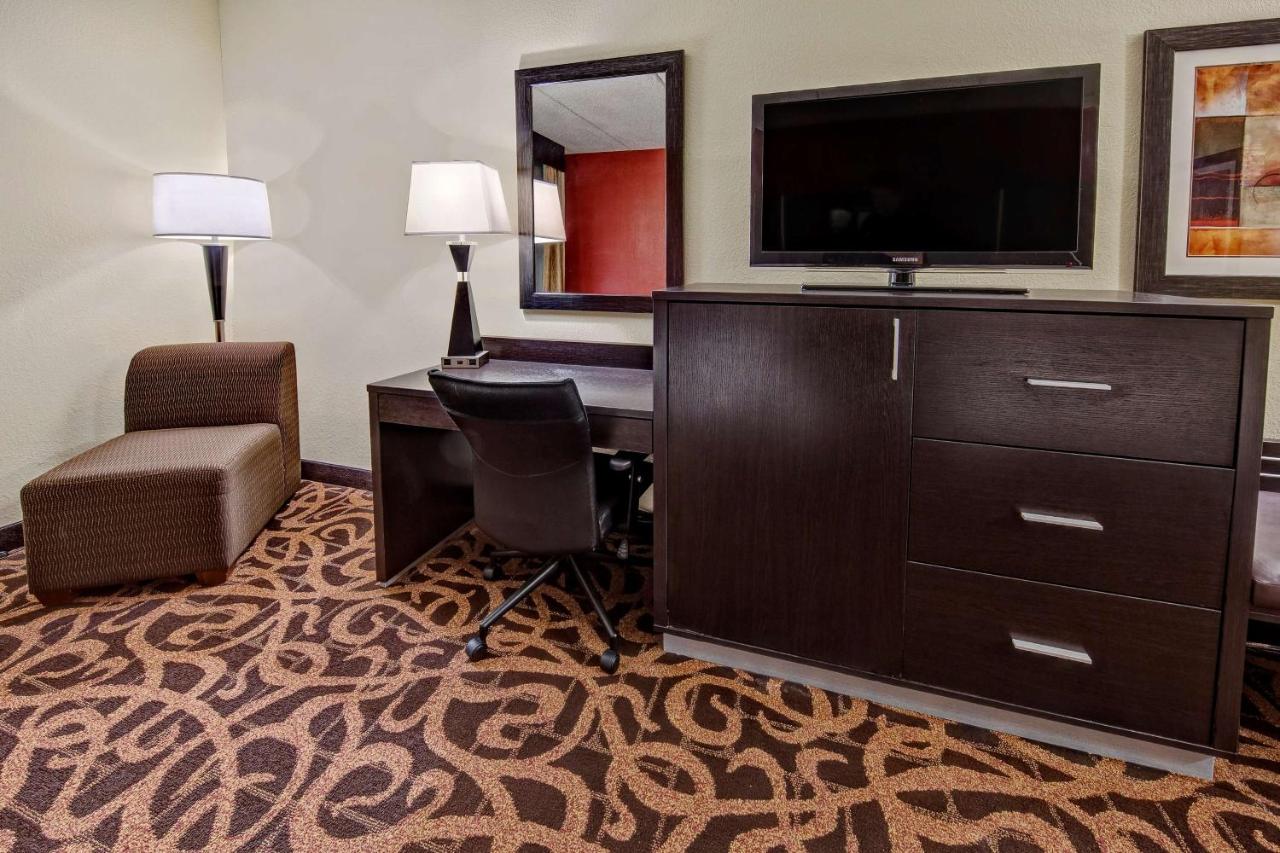 Queen Room with Two Queen Beds at Hampton Inn Houston Baytown