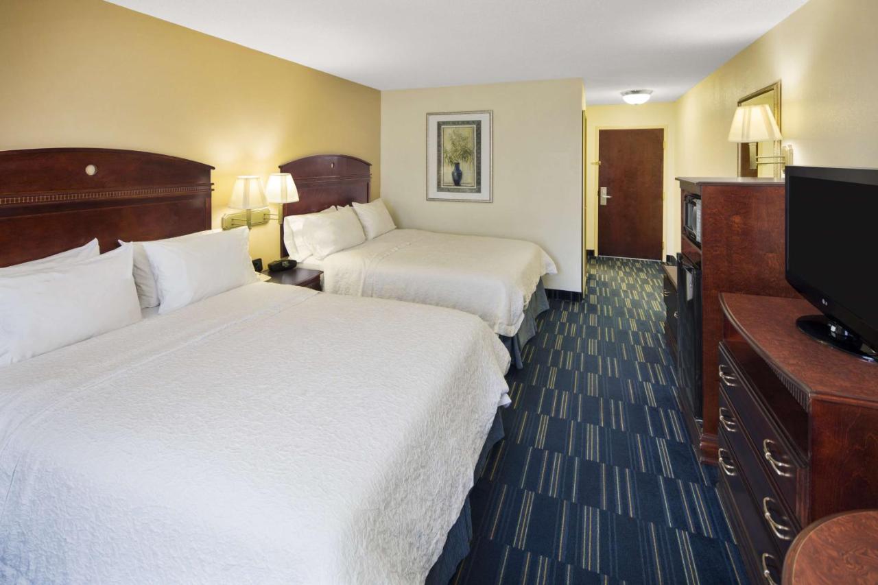 Queen Room with Two Queen Beds at Hampton Inn Hinesville