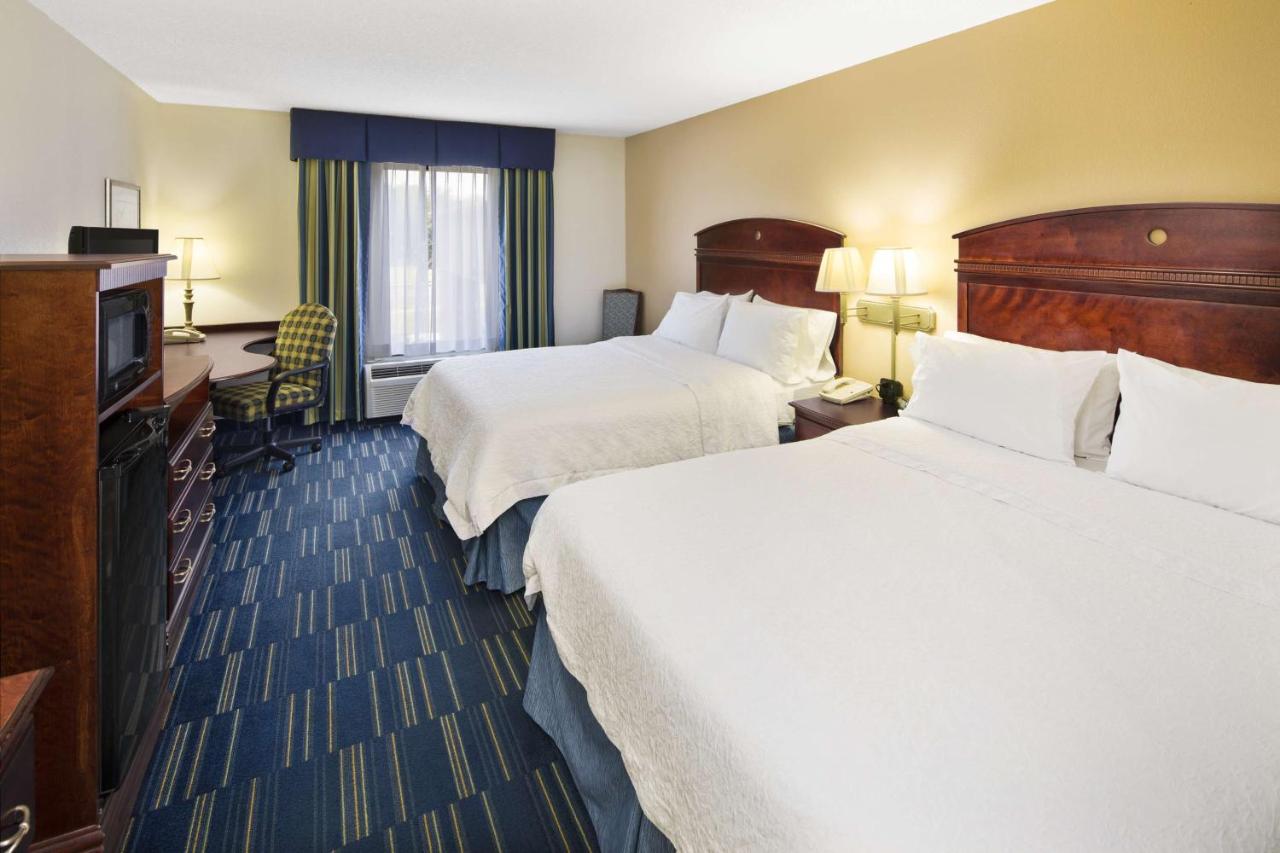 Queen Room with Two Queen Beds at Hampton Inn Hinesville