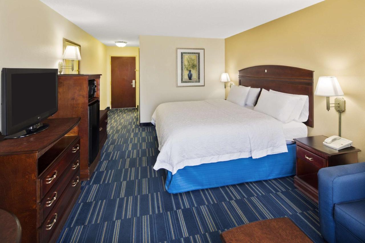 King Study Room - Non-Smoking at Hampton Inn Hinesville