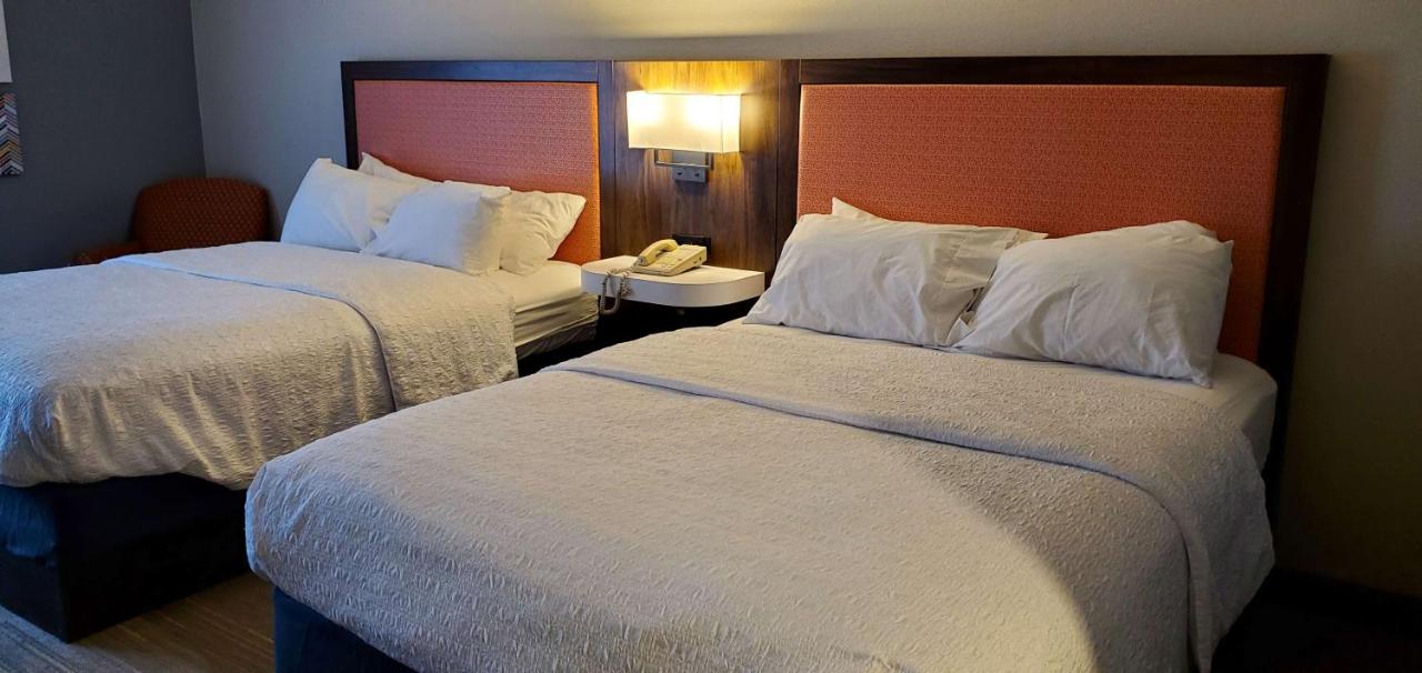 Queen Room with Two Queen Beds at Hampton Inn Hillsville
