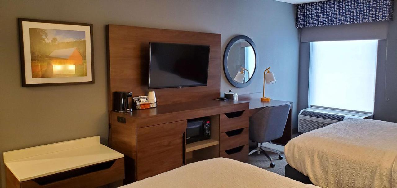 Queen Room with Two Queen Beds at Hampton Inn Hillsville