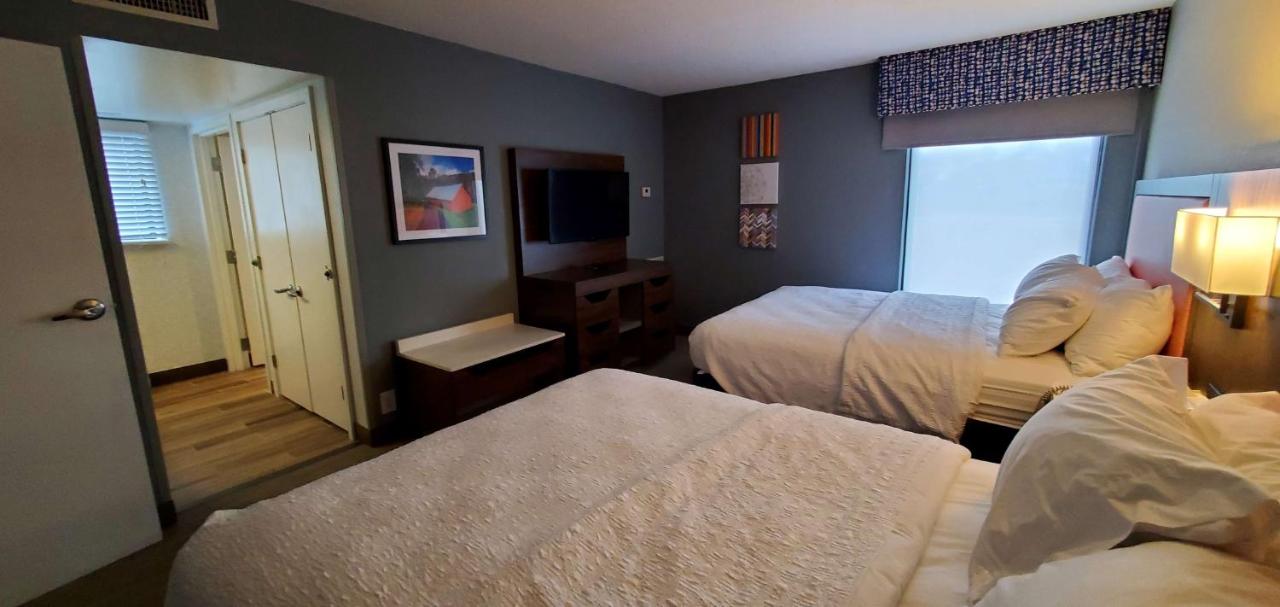 Queen Suite with Two Queen Beds - Non-Smoking at Hampton Inn Hillsville