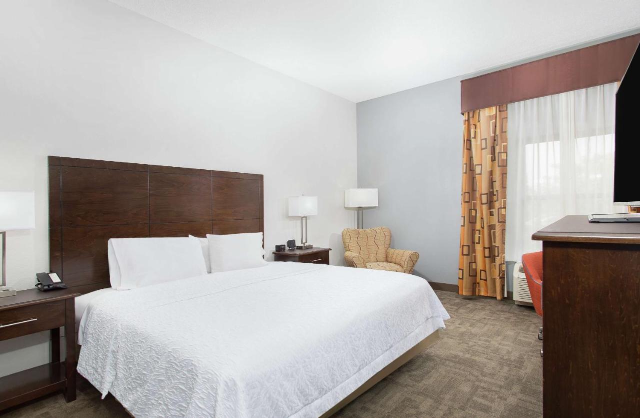 King Room with Disability/ Hearing Access - Non-Smoking at Hampton Inn Cullman