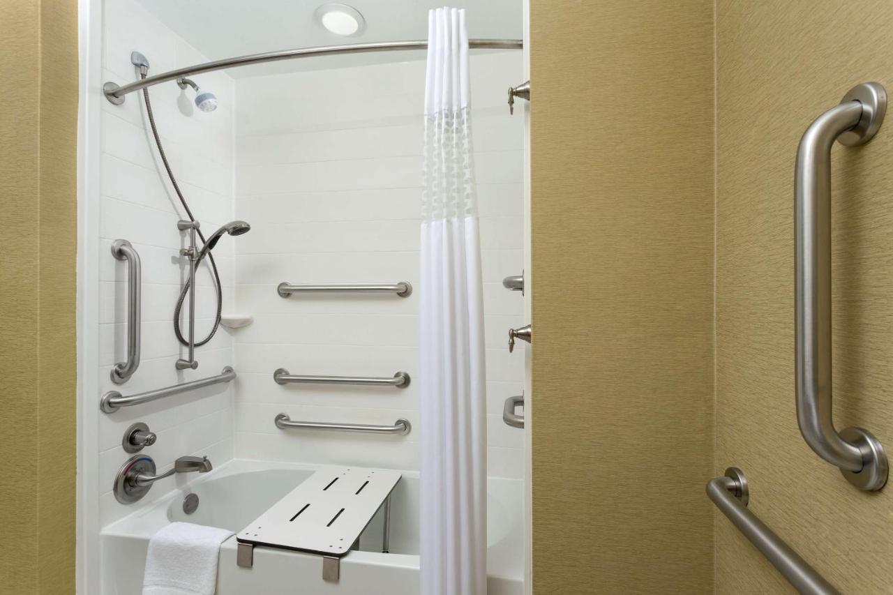 King Room - Disability Access at Hampton Inn & Suites Williamsport-Faxon Exit