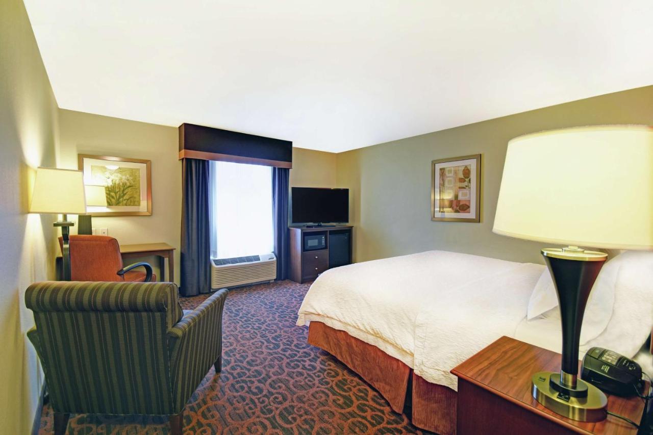 King Room at Hampton Inn Beloit