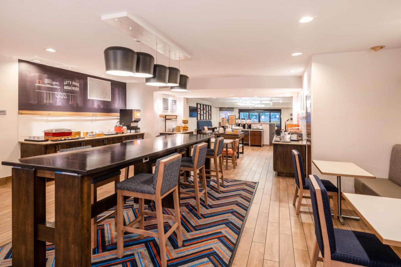 | Hampton Inn Irvine/East Lake Forest
