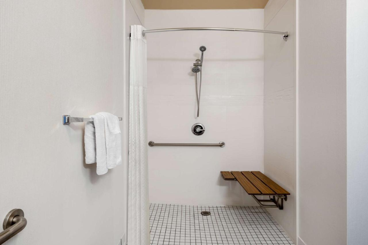 | Hampton Inn Irvine/East Lake Forest