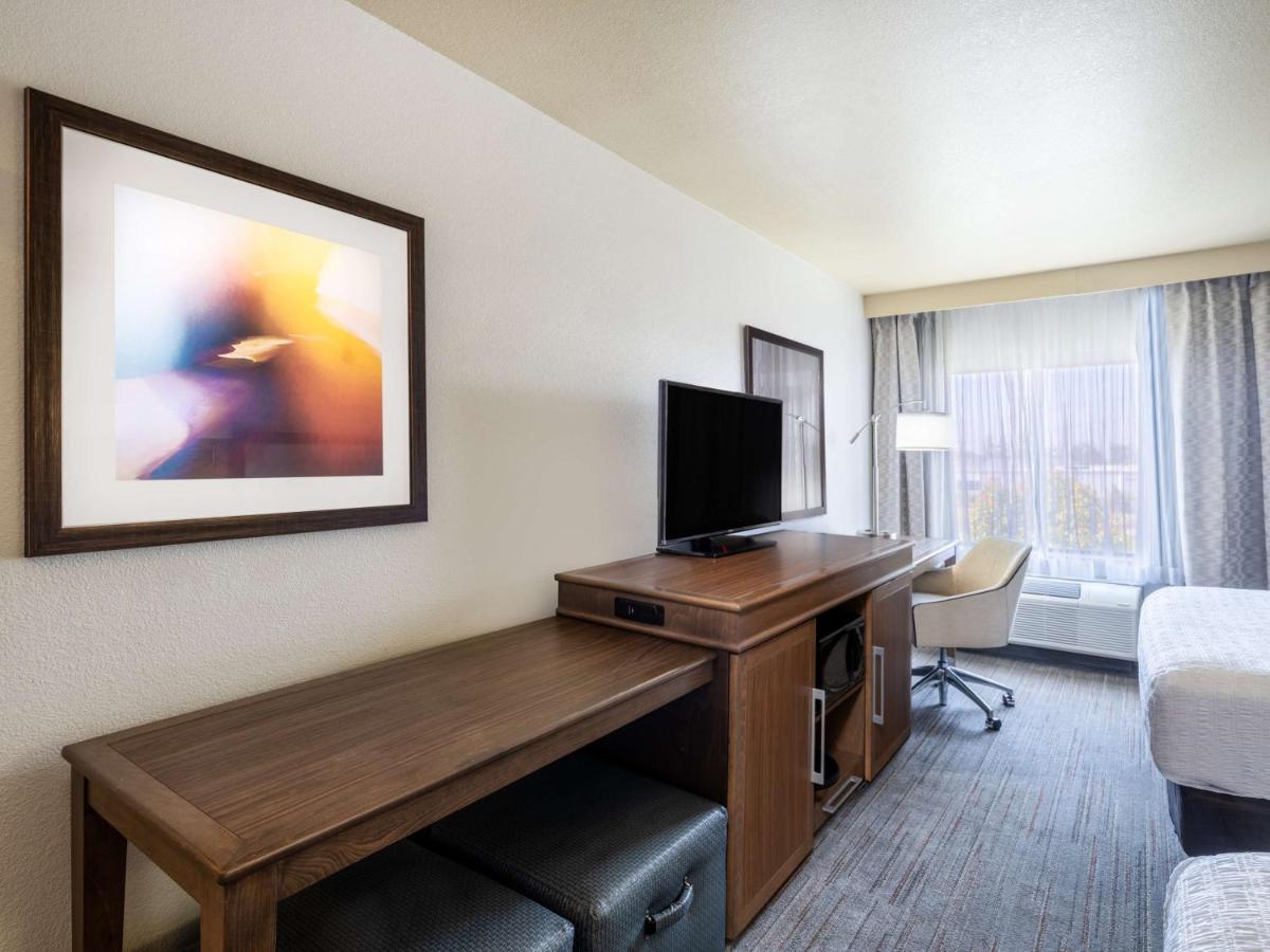 | Hampton Inn Irvine/East Lake Forest