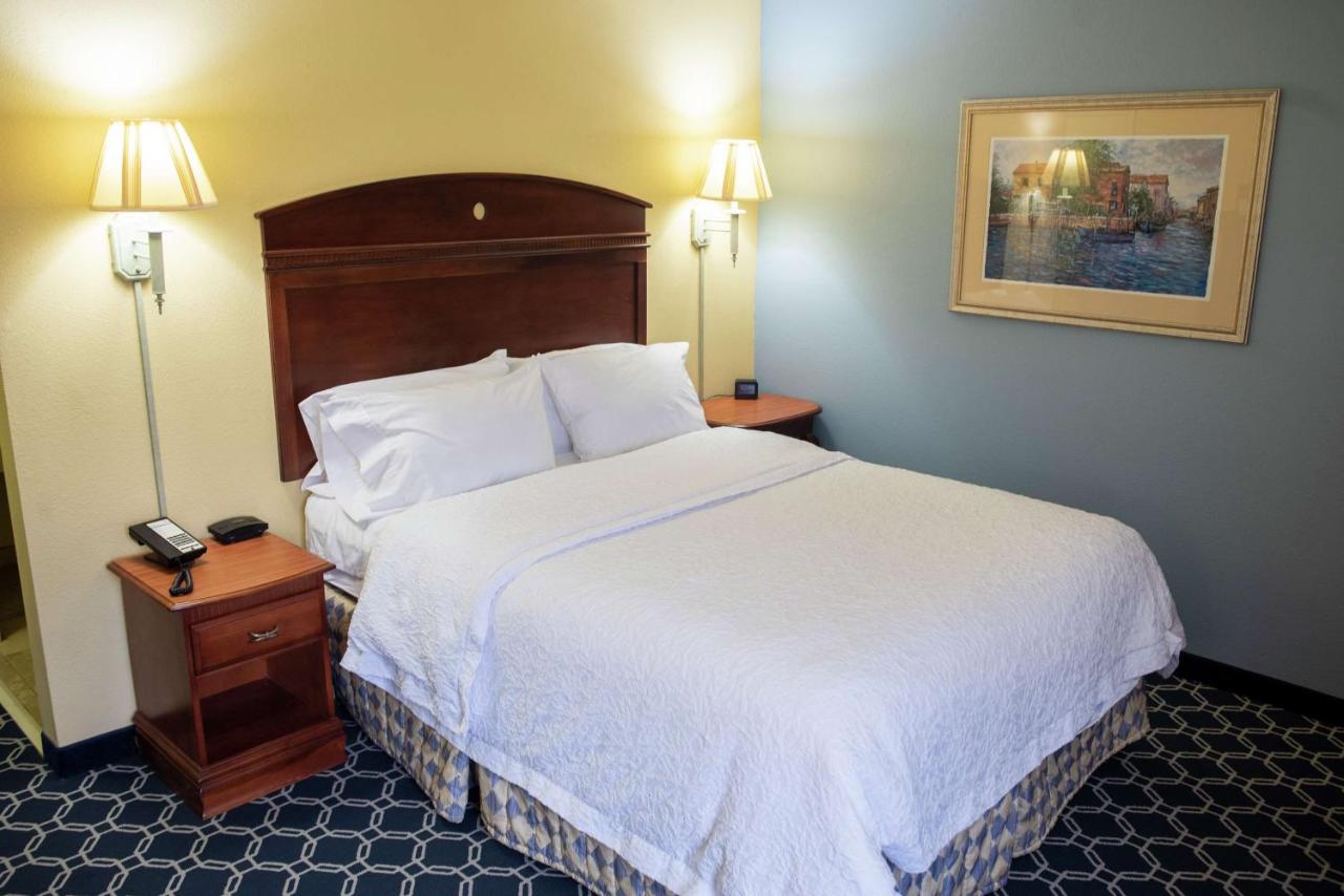 | Hampton Inn Lebanon
