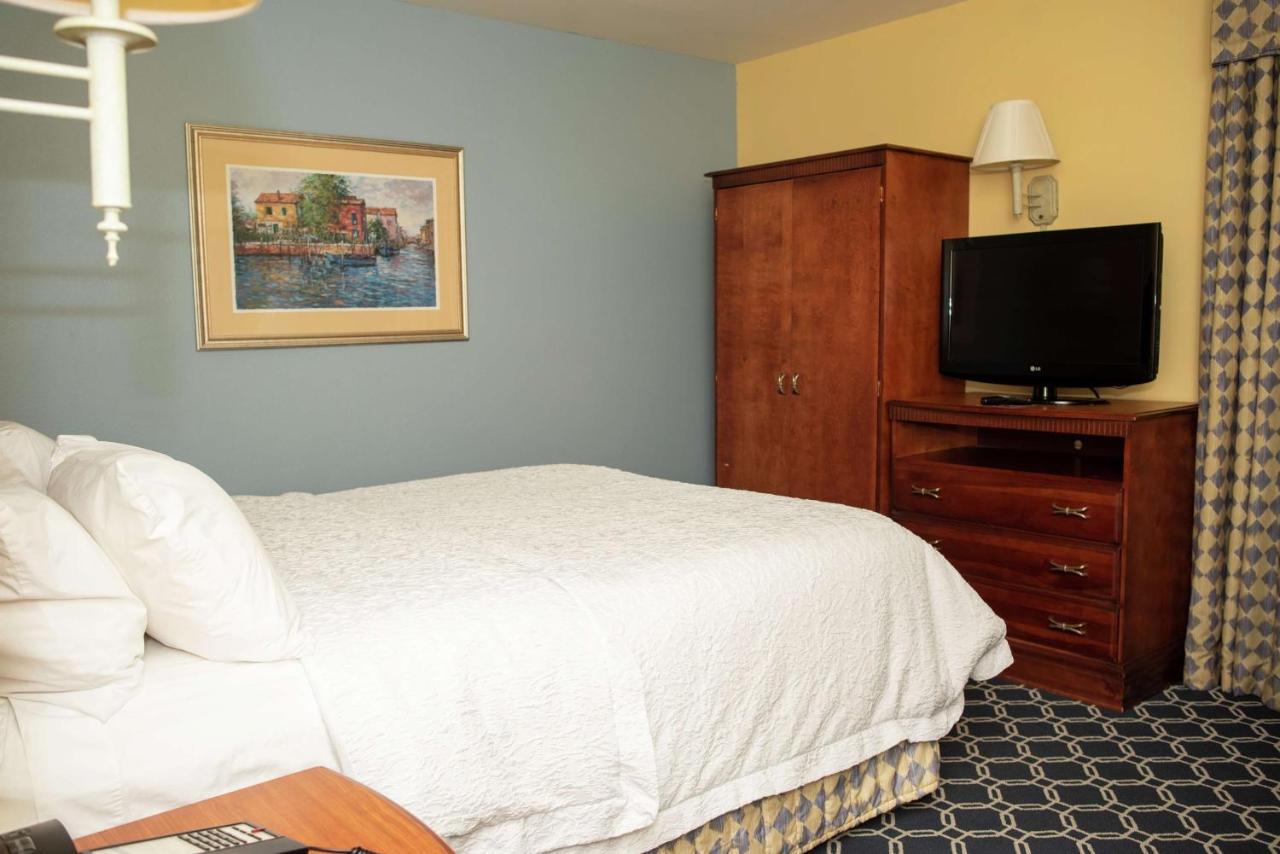 | Hampton Inn Lebanon