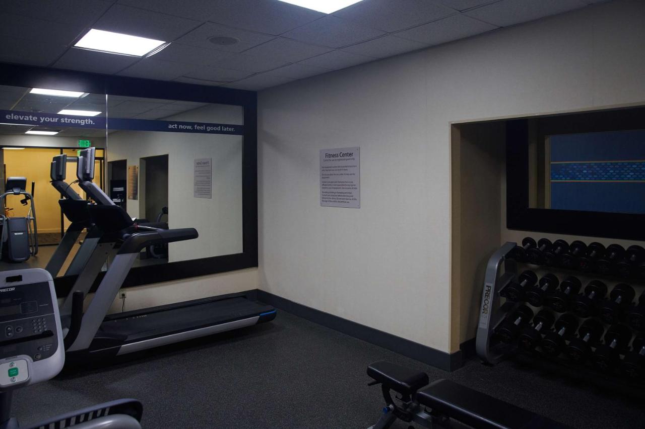 | Hampton Inn & Suites Sherman Oaks