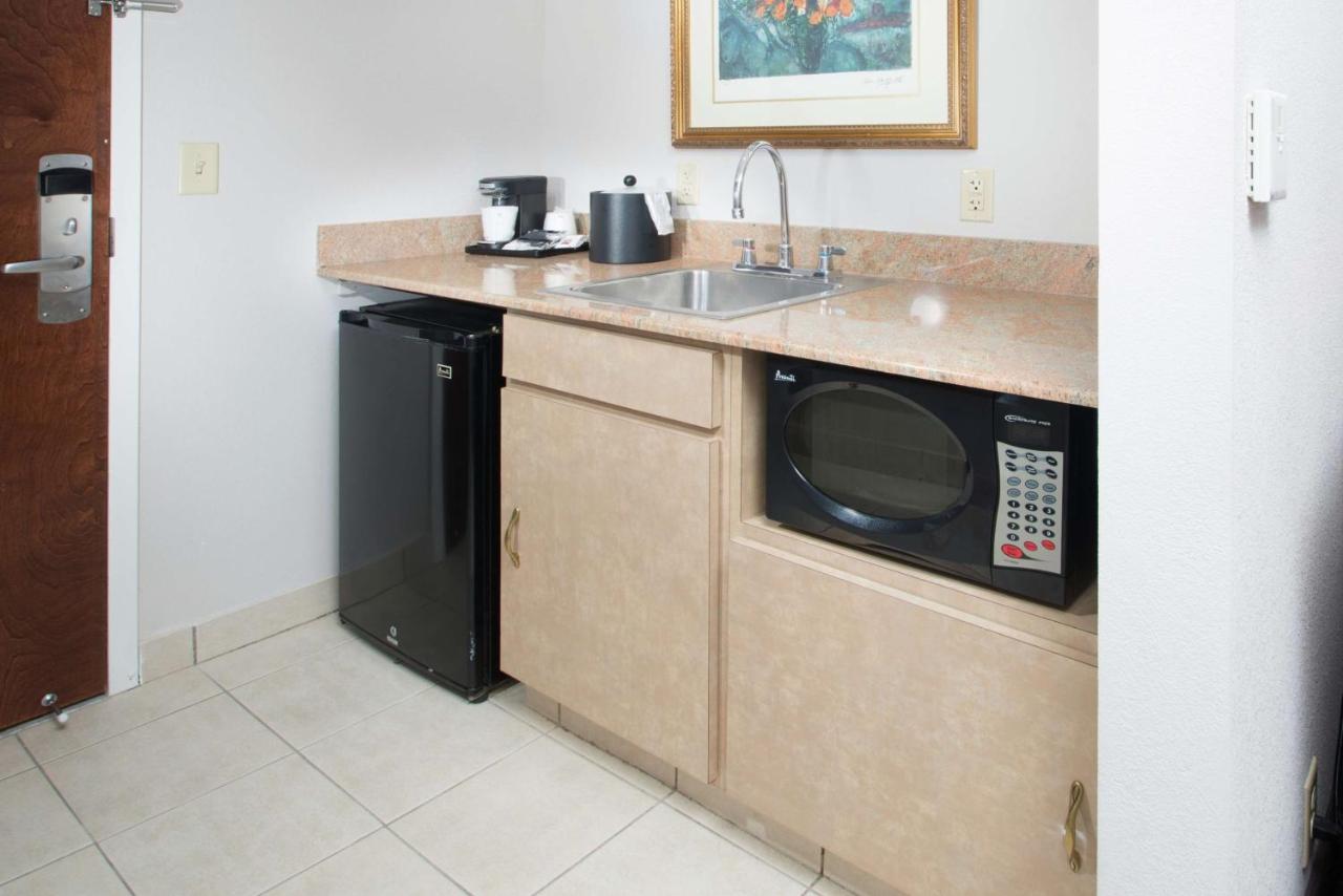 One-Bedroom King Suite - Non-Smoking at Hampton Inn Linden