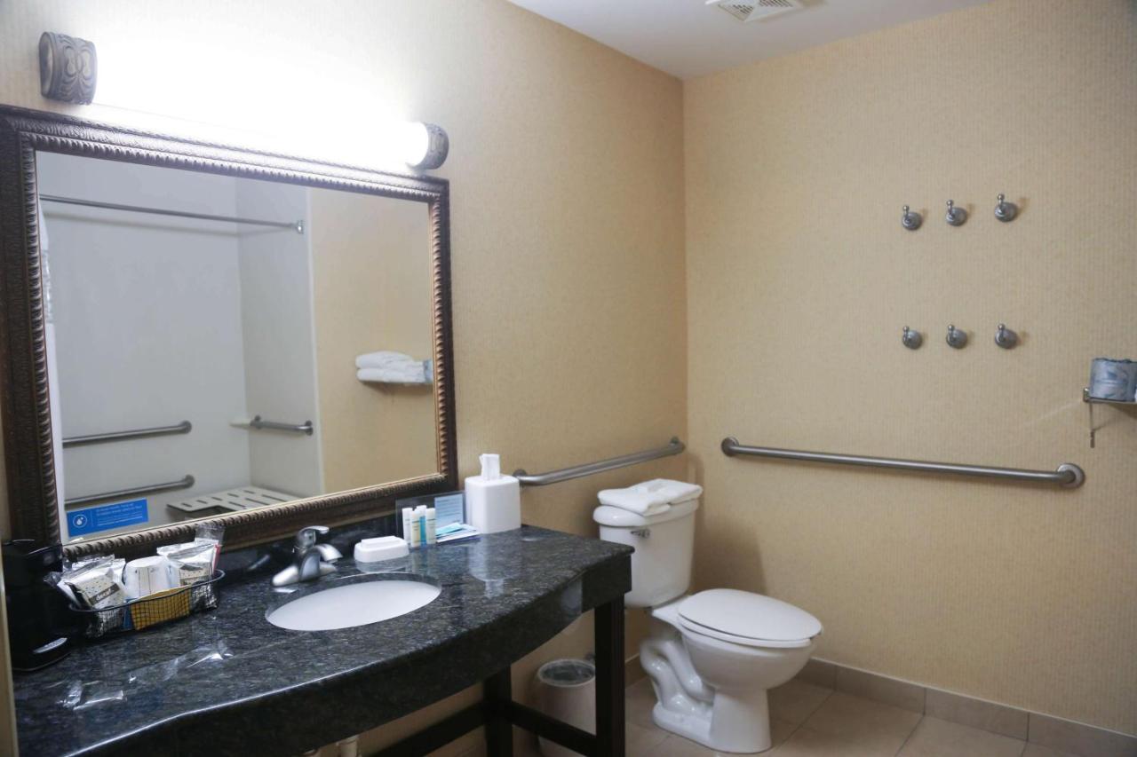 | Hampton Inn Morehead