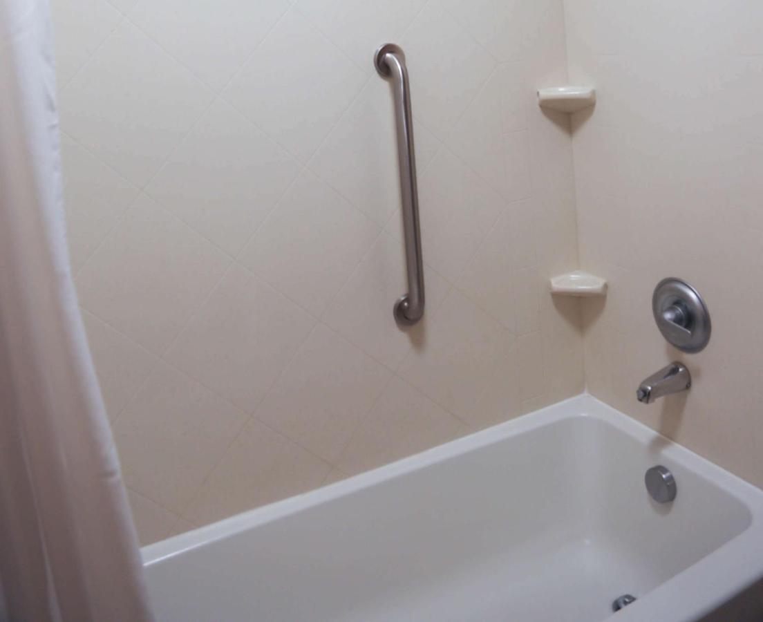 | Hampton Inn Morehead