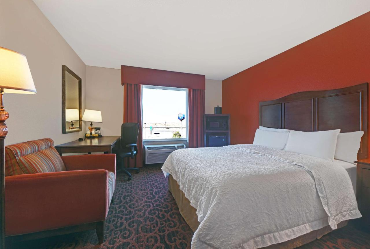 King Room - Disability Access/Non-Smoking at Hampton Inn Deming