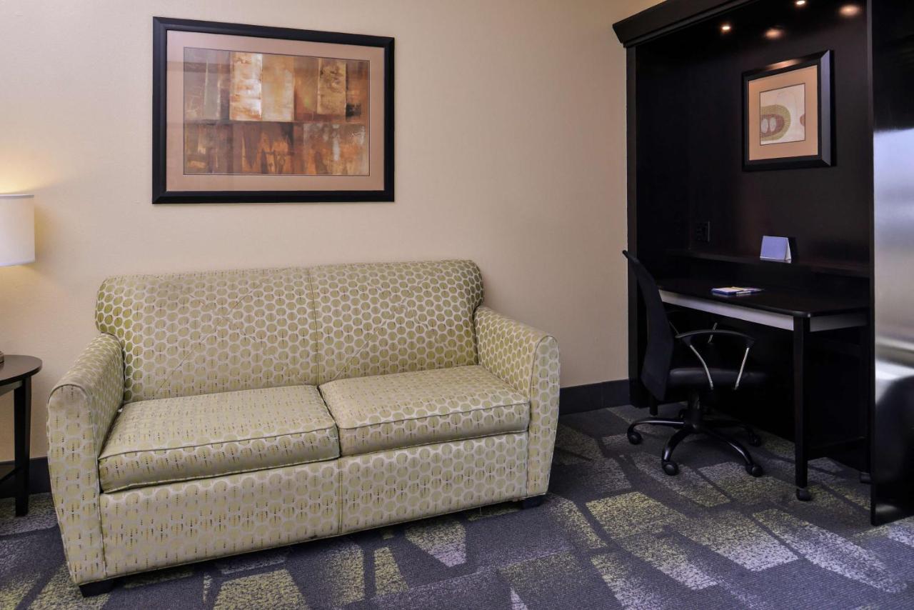 King Studio with Sofa Bed - Non-Smoking at Hampton Inn & Suites Big Spring