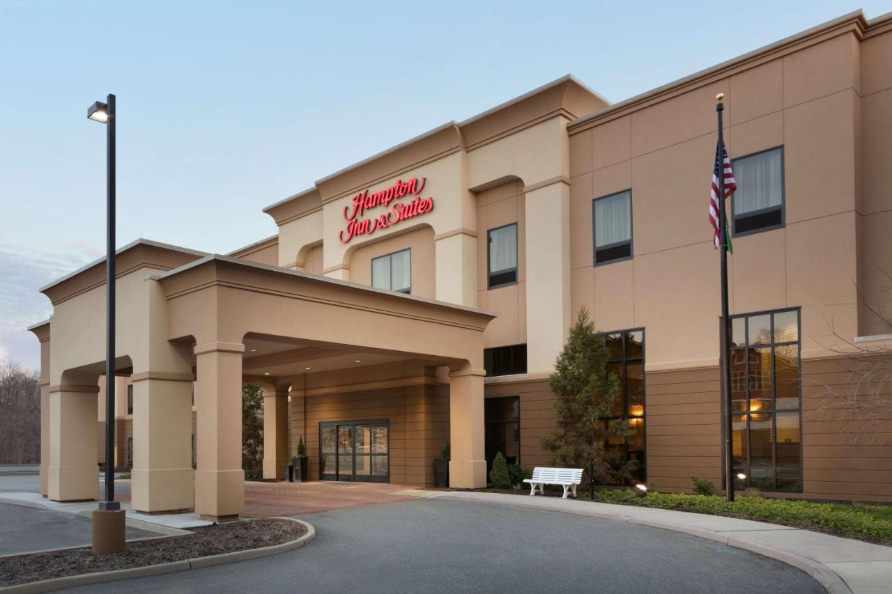 | Hampton Inn & Suites Mahwah