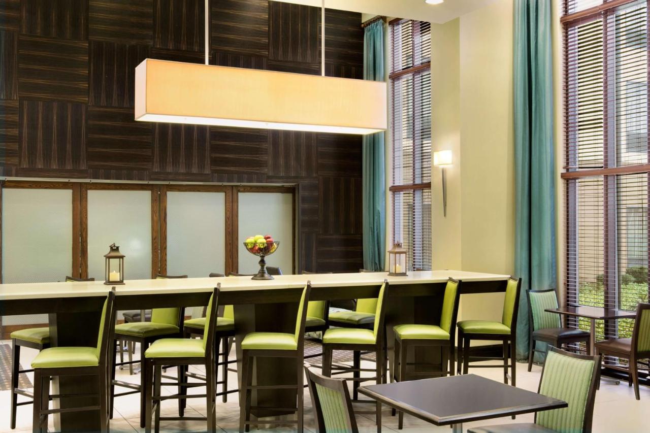 | Hampton Inn & Suites Mahwah