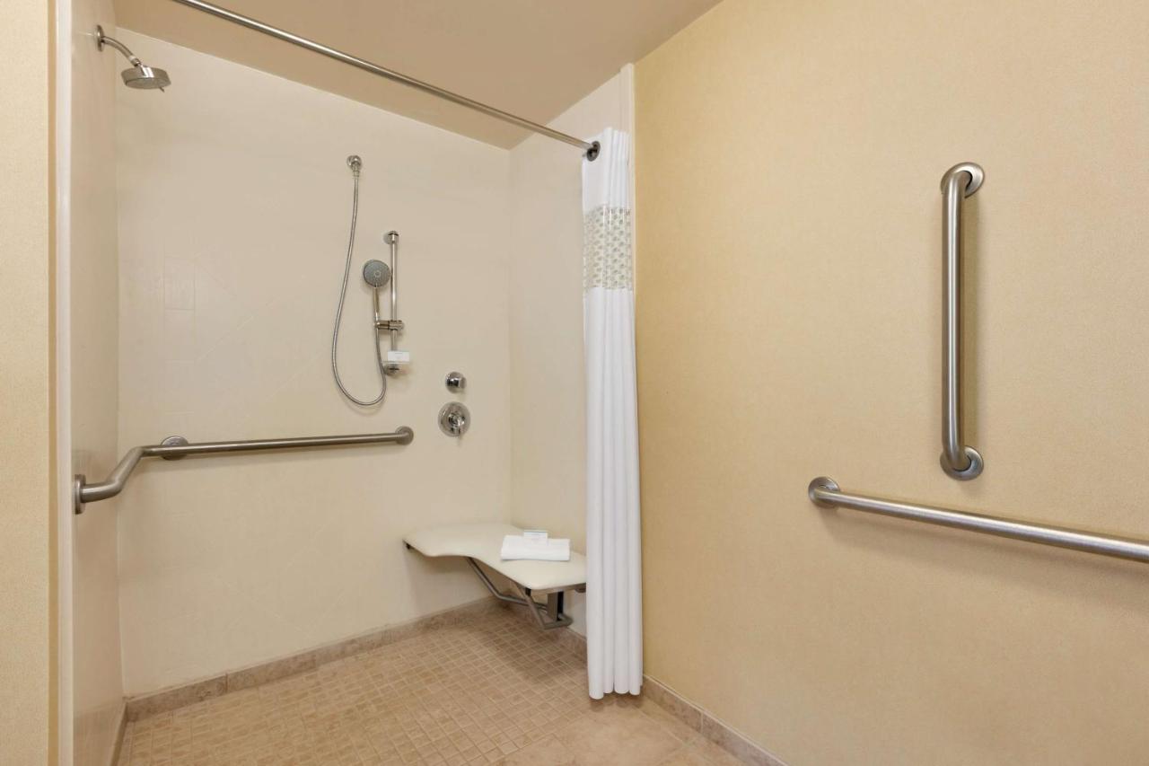| Hampton Inn & Suites Mahwah