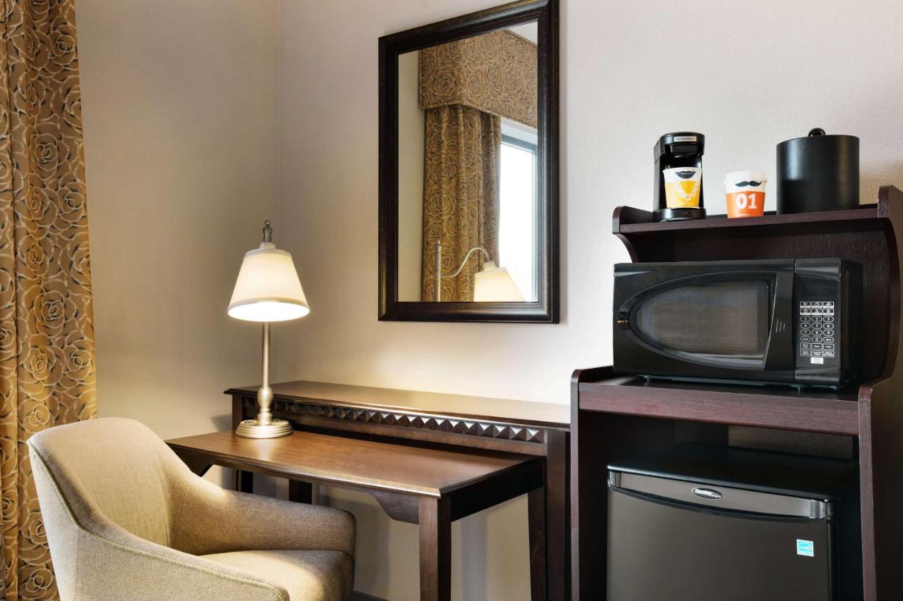 | Hampton Inn & Suites Mahwah