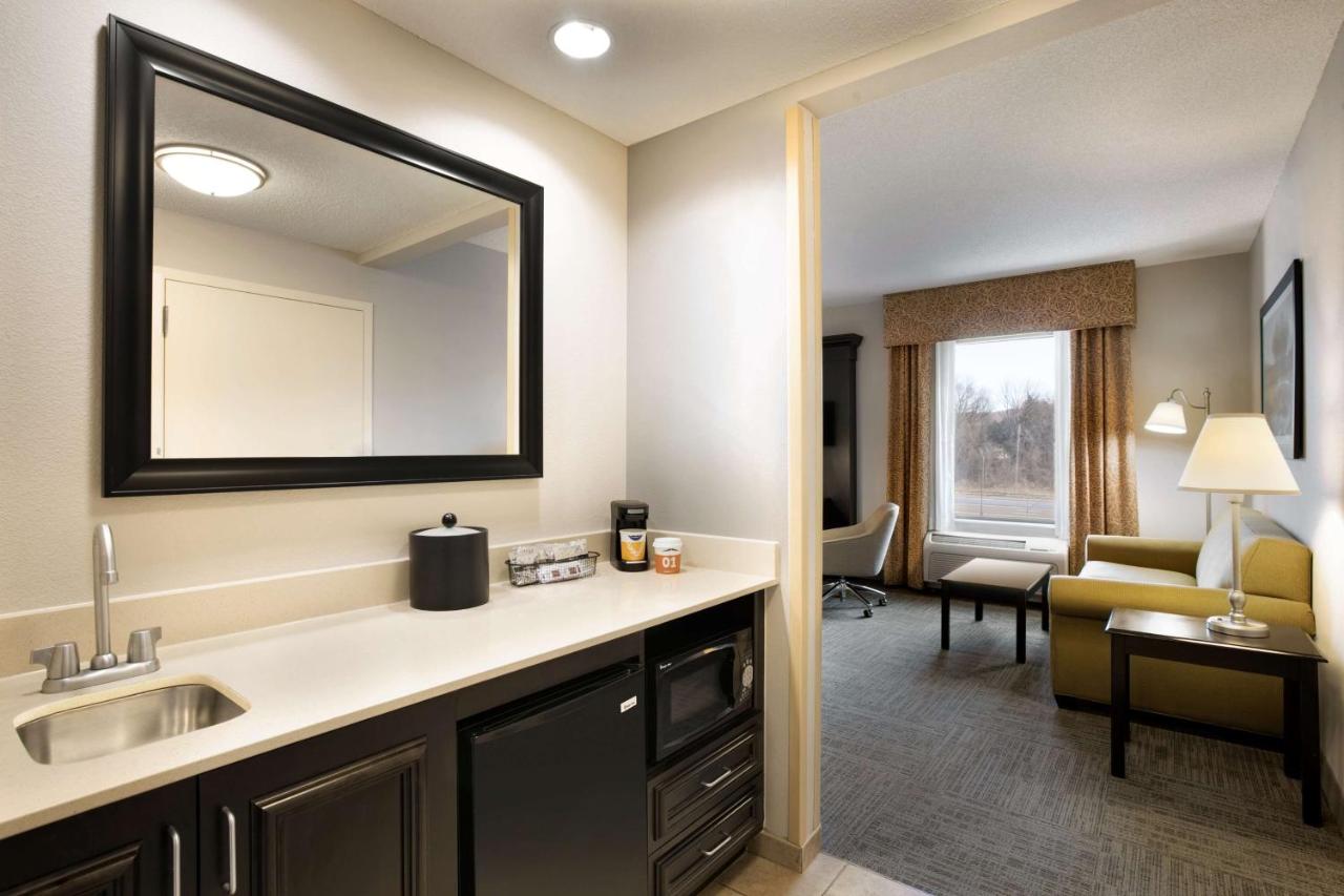 | Hampton Inn & Suites Mahwah