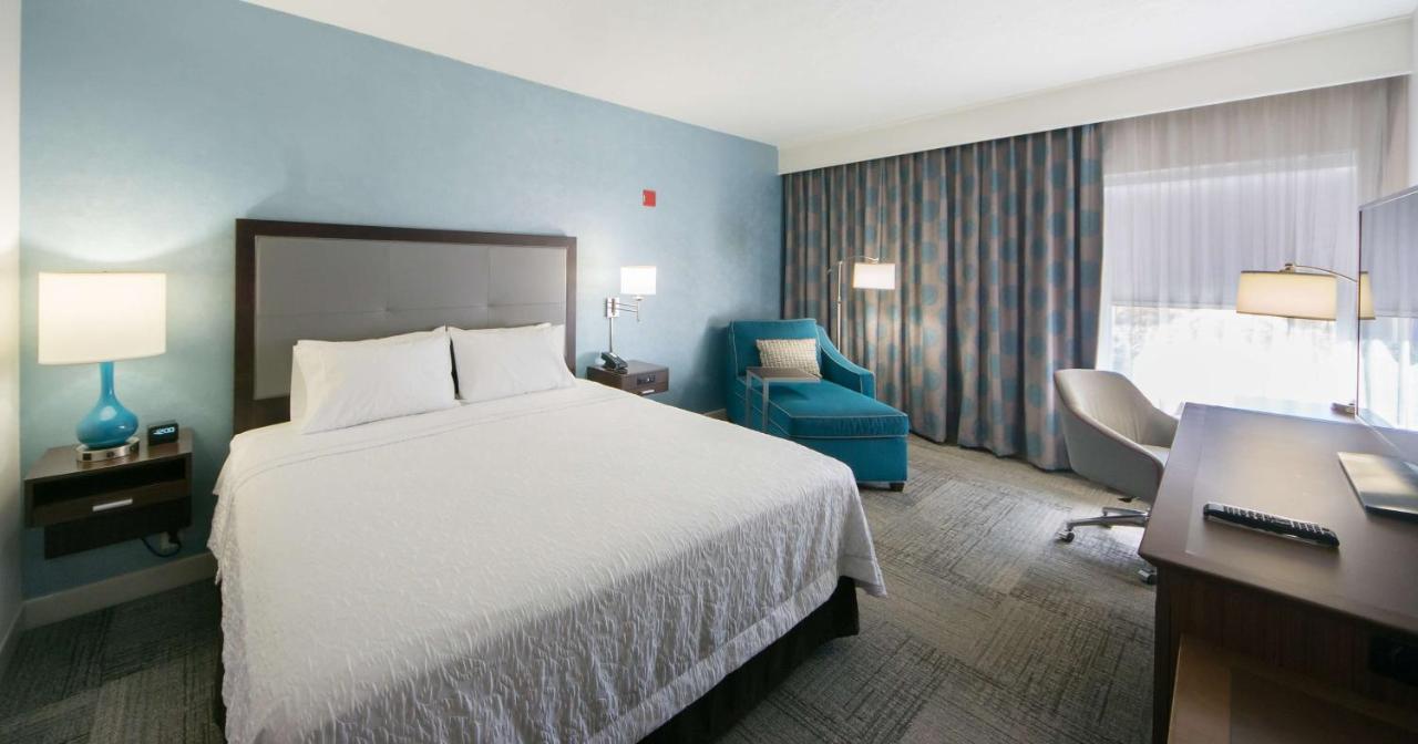 King Room with Chaise Lounge - Non-Smoking at Hampton Inn Lakeland