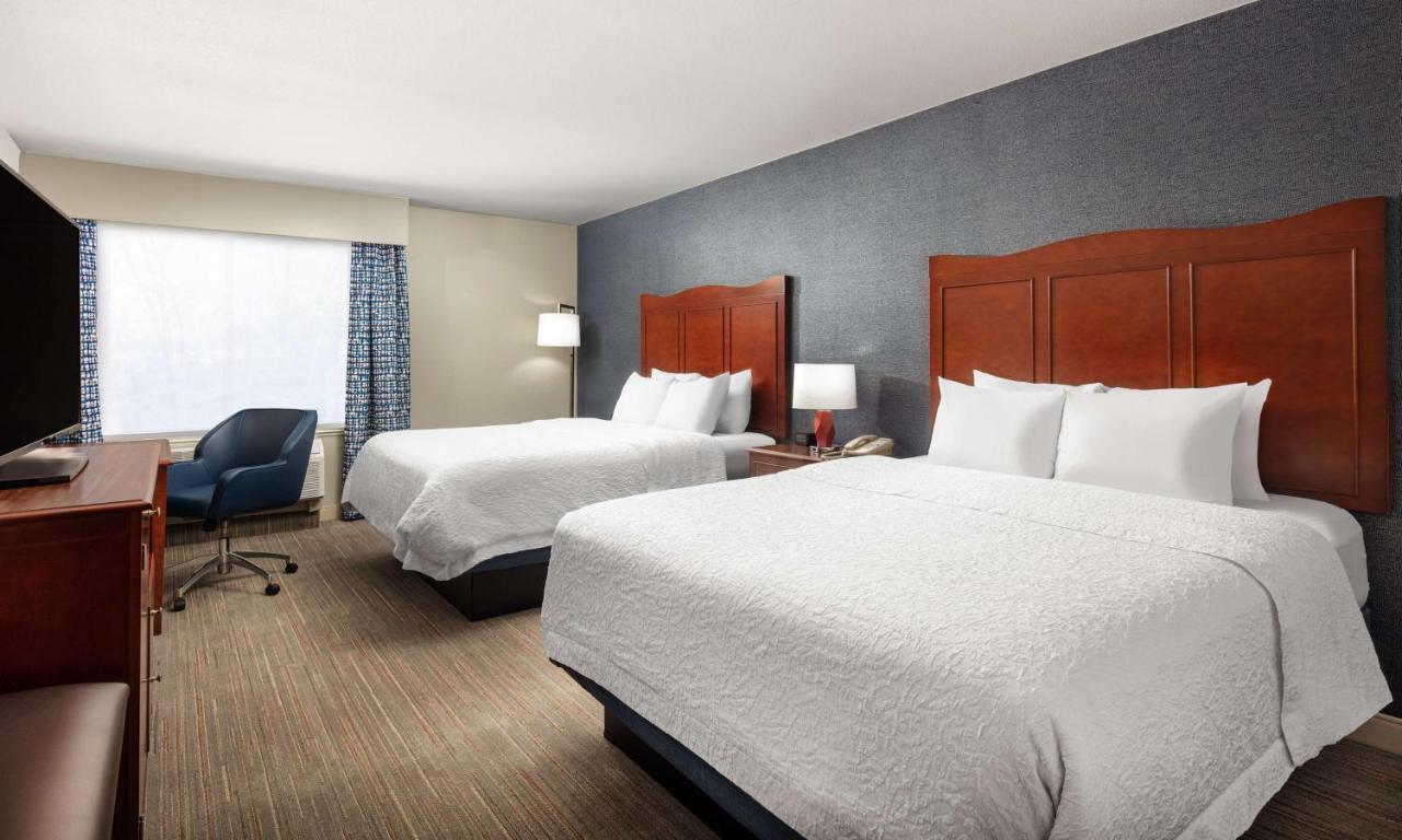 Queen Room with Two Queen Beds – Non-Smoking at Hampton Inn Medford