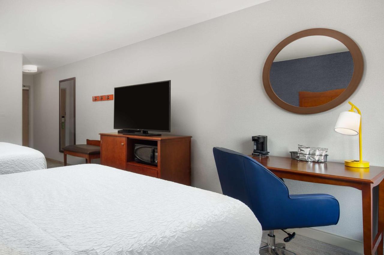 Queen Room with Two Queen Beds – Non-Smoking at Hampton Inn Medford