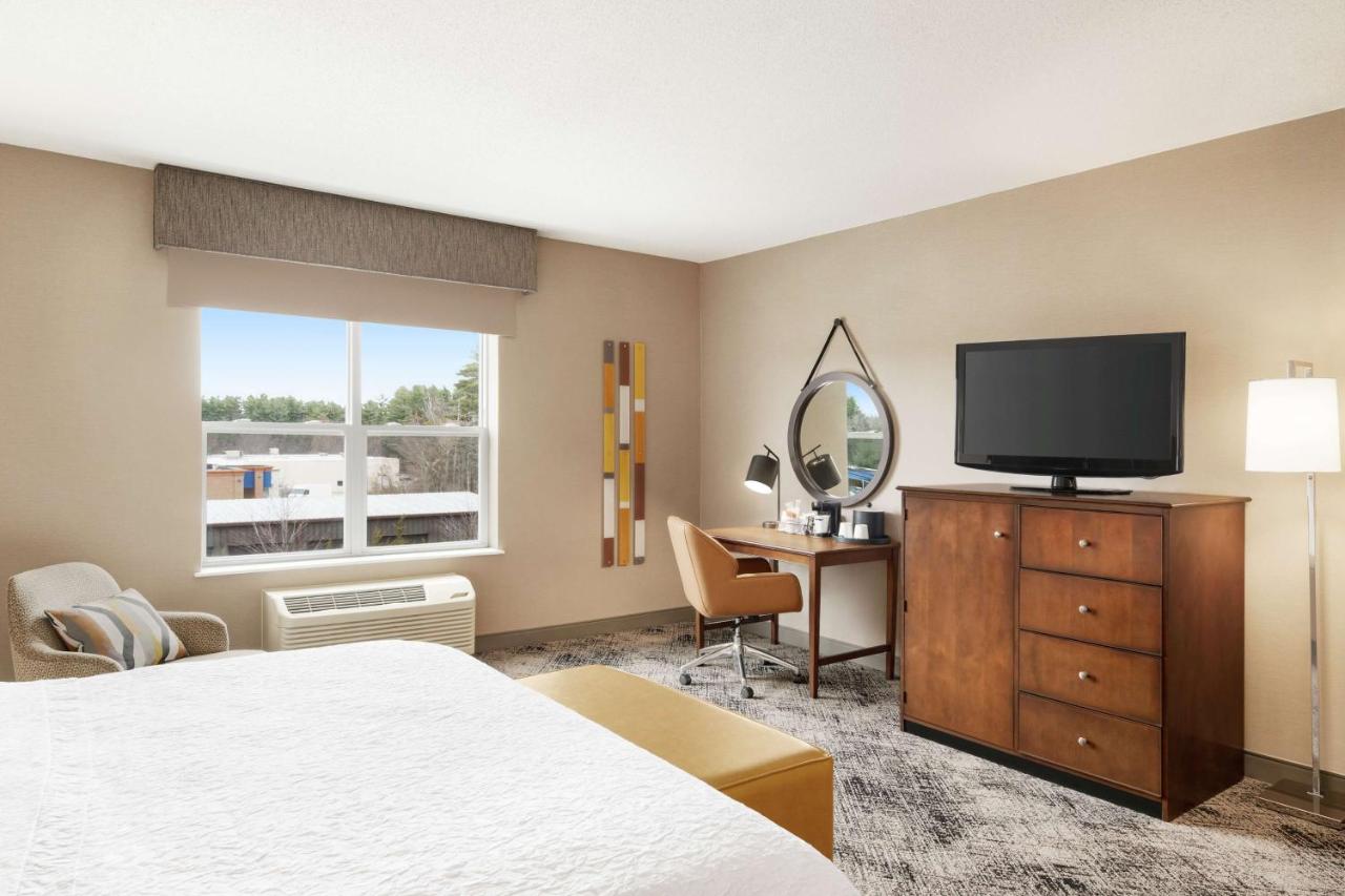 King Room - Hearing Accessible at Hampton Inn & Suites Exeter