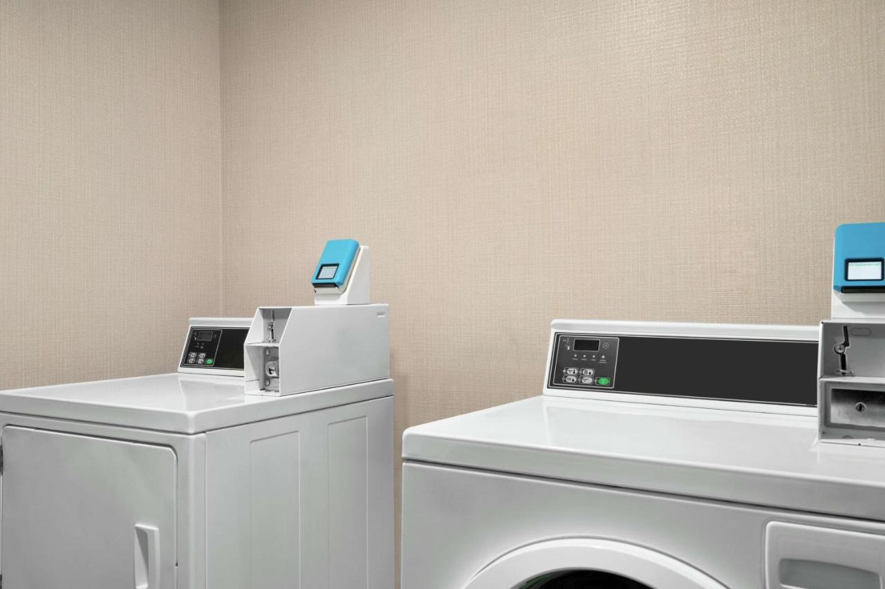  | Hampton Inn & Suites Exeter