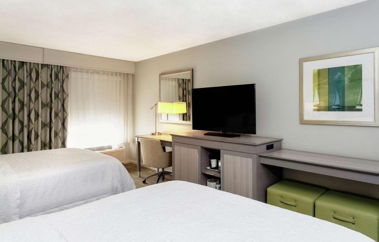 Queen Room with Two Queen Beds - Disability Access/Non-Smoking at Hampton Inn Melbourne
