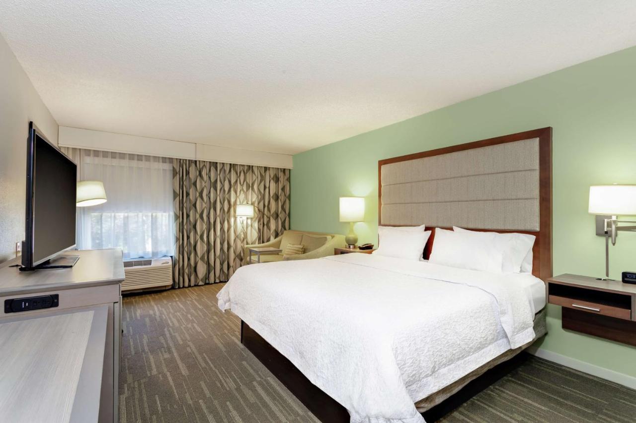 King Study with Sofa Bed - Non-Smoking  at Hampton Inn Melbourne